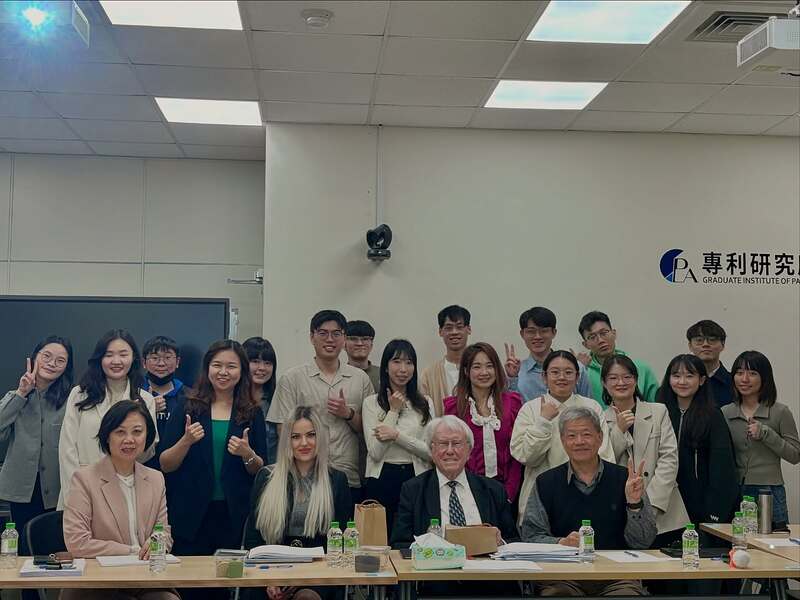 【本所消息】2025/04/07(一)專利所工作坊, 邀請德國Boehmert& Boehmert專利法律事務所之合夥人及律師蒞臨參與!圖片